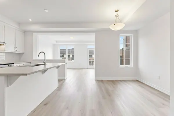 106 Yorkshire ST, Barrie, ON L9J 1B4