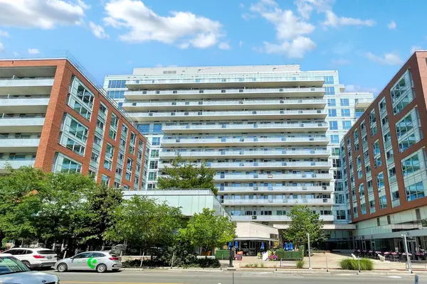 1830 Bloor ST W #742, Toronto W02, ON M6P 0A2