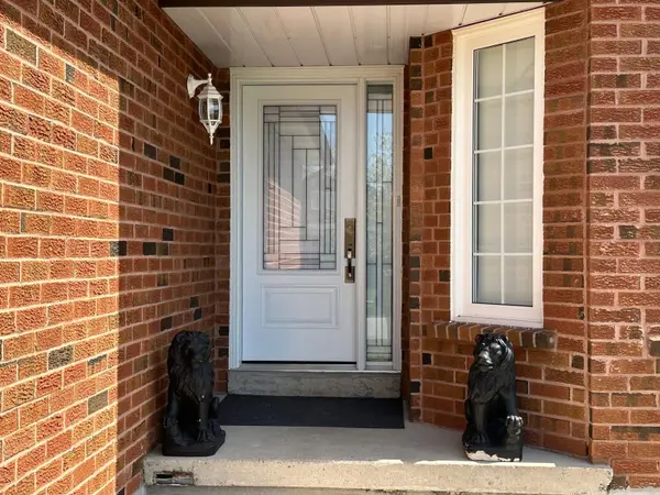 874 Wetherby LN N, Mississauga, ON L4W 4S9