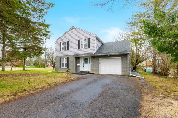 4 Baxter DR, Brockville, ON K6V 3T8