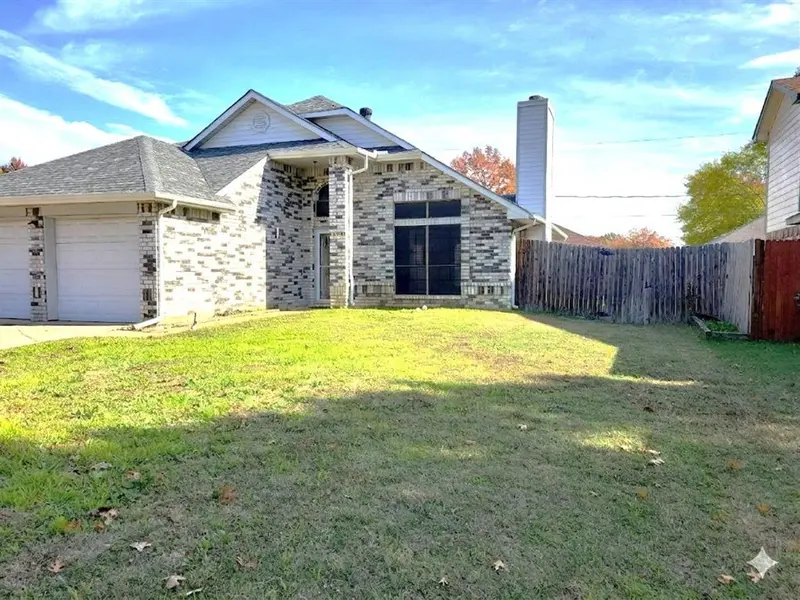 6301 Fairlane Drive, Arlington, TX 76001