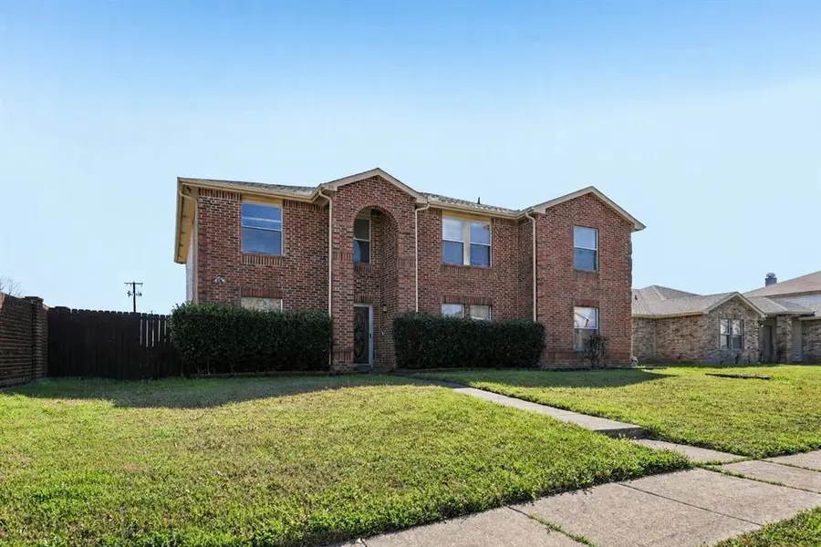 658 Bluechalk Drive, Cedar Hill, TX 75104