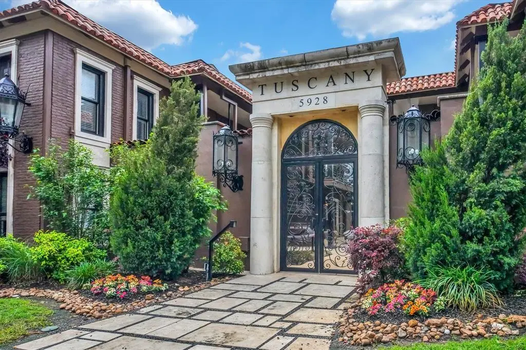 5926 Sandhurst Lane #123, Dallas, TX 75206