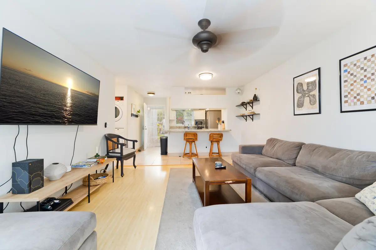 75-6081 ALII DR #D104, Kailua-kona, HI 96740