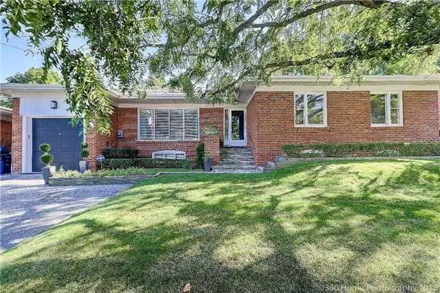 195 York Mills RD, Toronto C12, ON M2L 1K8