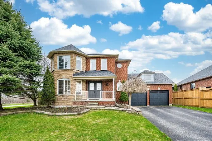 2 Catherwood LN, Clarington, ON L1B 1C1