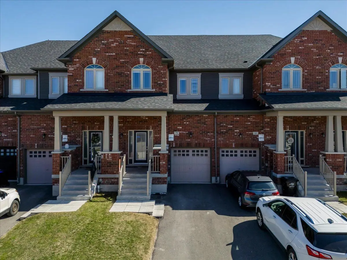 79 Lorne Thomas PL, New Tecumseth, ON L9R 0V8