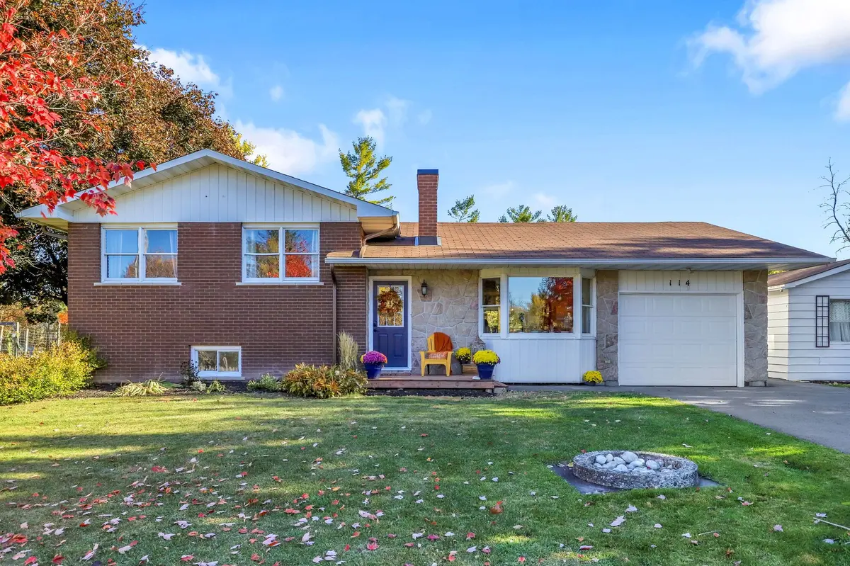 114 Kedey St ST, Carp - Dunrobin - Huntley - Fitzroy And Area, ON K0A 1X0