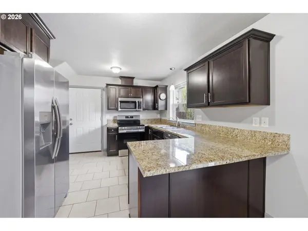 406 SUNSET CT, Amity, OR 97101