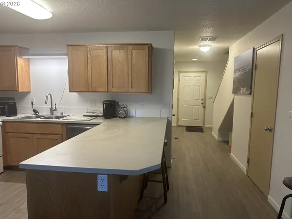 3310 SE 143RD AVE, Portland, OR 97236