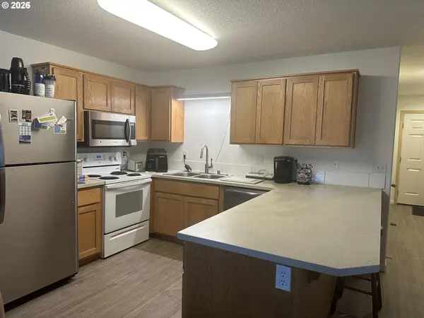 3310 SE 143RD AVE, Portland, OR 97236