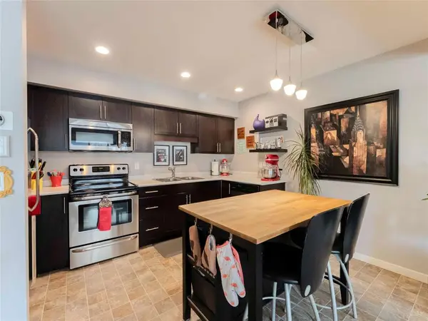 280 Amber TRL, Winnipeg, MB R2P 1T6