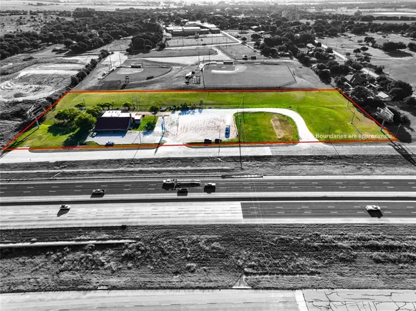 212 S Hickory Street, Abbott, TX 76621