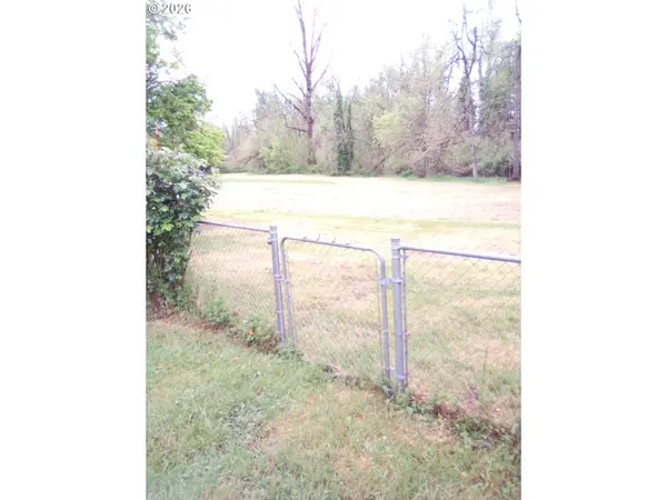 77500 S 6th ST, Cottage Grove, OR 97424