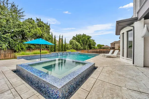 212 Saint Tropez Drive, Southlake, TX 76092