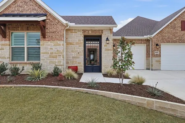 10601 Drinkwater Drive, Denton, TX 76207