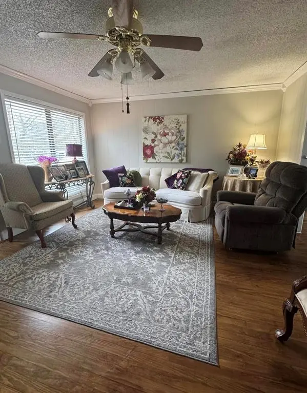 429 S Broadway Street, Bells, TX 75414