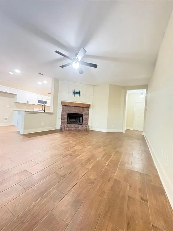 1221 Crooked Creek Court, Midlothian, TX 76065