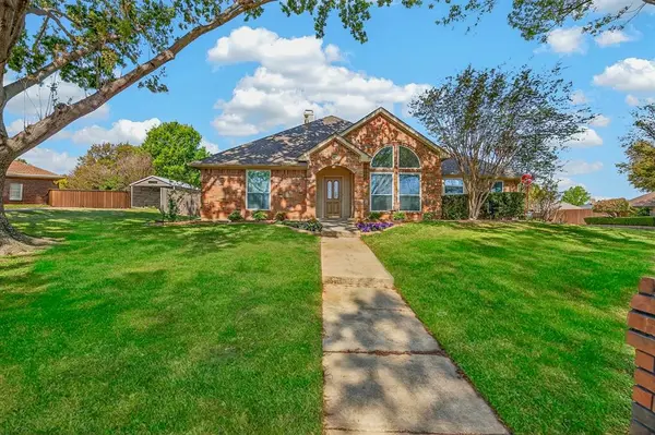 301 Raintree Drive, Highland Village, TX 75077