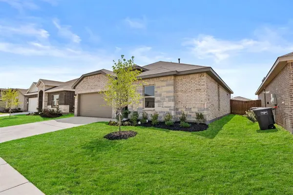 4321 Valley Brook Drive, Crowley, TX 76036