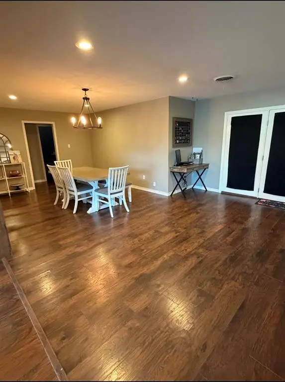 313 Sunset Drive, Comanche, TX 76442