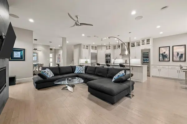 6811 Del Norte Lane, Dallas, TX 75225