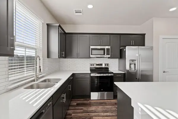 548 Edgewater Drive, Weatherford, TX 76087