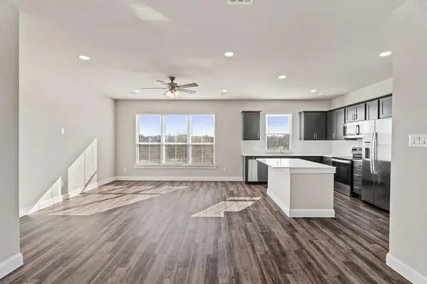 548 Edgewater Drive, Weatherford, TX 76087