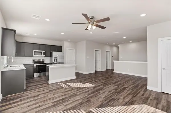 548 Edgewater Drive, Weatherford, TX 76087