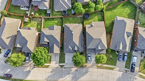 15525 Landing Creek Lane, Fort Worth, TX 76262