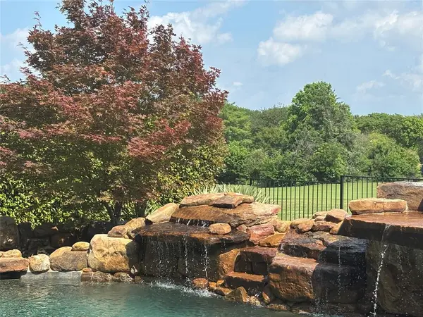 152 Country Club Drive, Heath, TX 75032