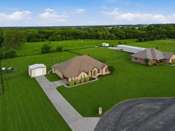 1030 Lester Burt Road, Farmersville, TX 75442