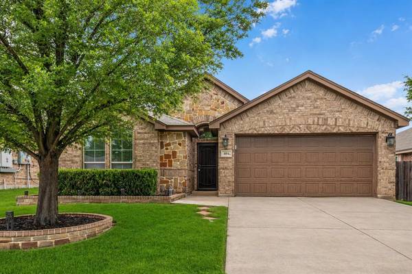 404 Brookhollow Lane, Saginaw, TX 76131