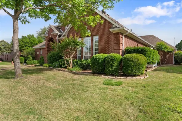 1301 Meadow Cove Court, Carrollton, TX 75007