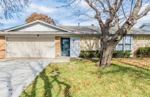 213 Melinda Drive, Mesquite, TX 75149