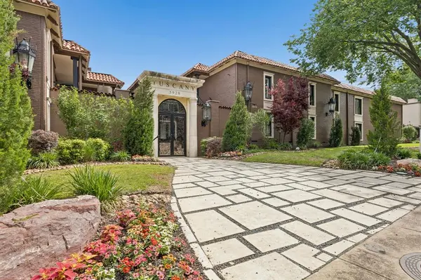 5916 Sandhurst Lane #233, Dallas, TX 75206