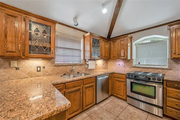 153 Creek Courts Drive, Trophy Club, TX 76262