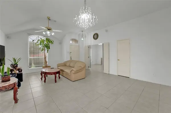 2207 Hickory Wood Trail, Arlington, TX 76018