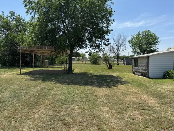 300 S 3rd Street E, Haskell, TX 79521