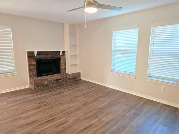 7800 Irish Drive #TH2, North Richland Hills, TX 76180