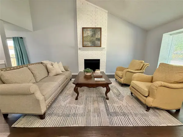 2621 Bayberry Lane, Euless, TX 76039