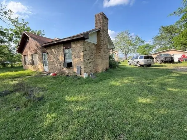 208 N Bridges, Elkhart, TX 75839