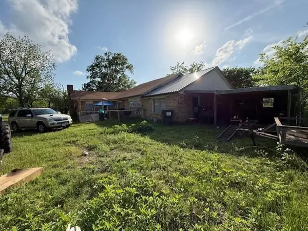 208 N Bridges, Elkhart, TX 75839