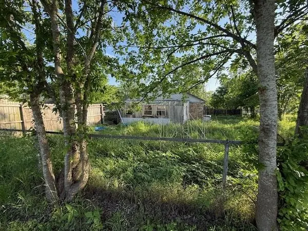 208 N Bridges, Elkhart, TX 75839