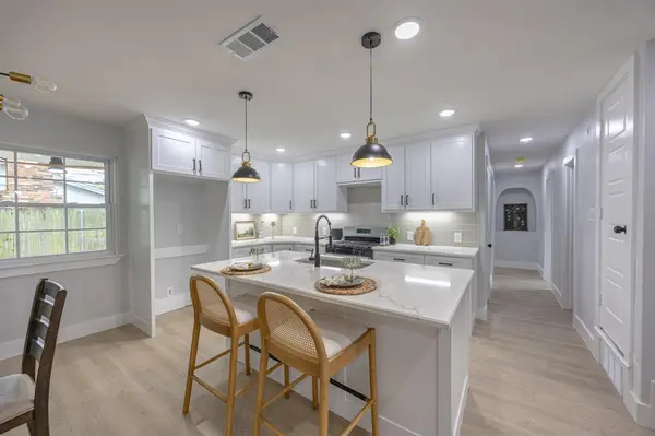 1208 Andrews Street, Arlington, TX 76011