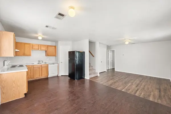 404 Kings Way Drive, Mansfield, TX 76063