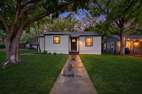 1103 N Sherman Street, Ennis, TX 75119