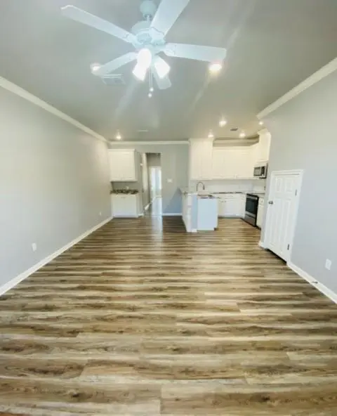 716 S Main #716, Mcgregor, TX 76657