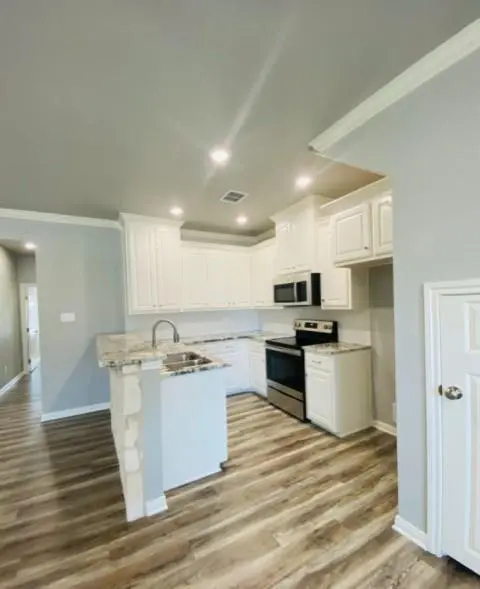 716 S Main #716, Mcgregor, TX 76657