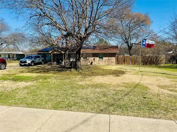 305 S 1st Street, Crandall, TX 75114